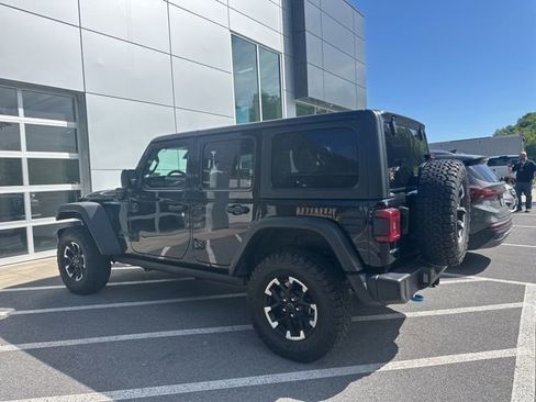 Used 2025 Jeep Wrangler Unlimited Rubicon 4xe w/ Convenience Group AWD/4WD image 26