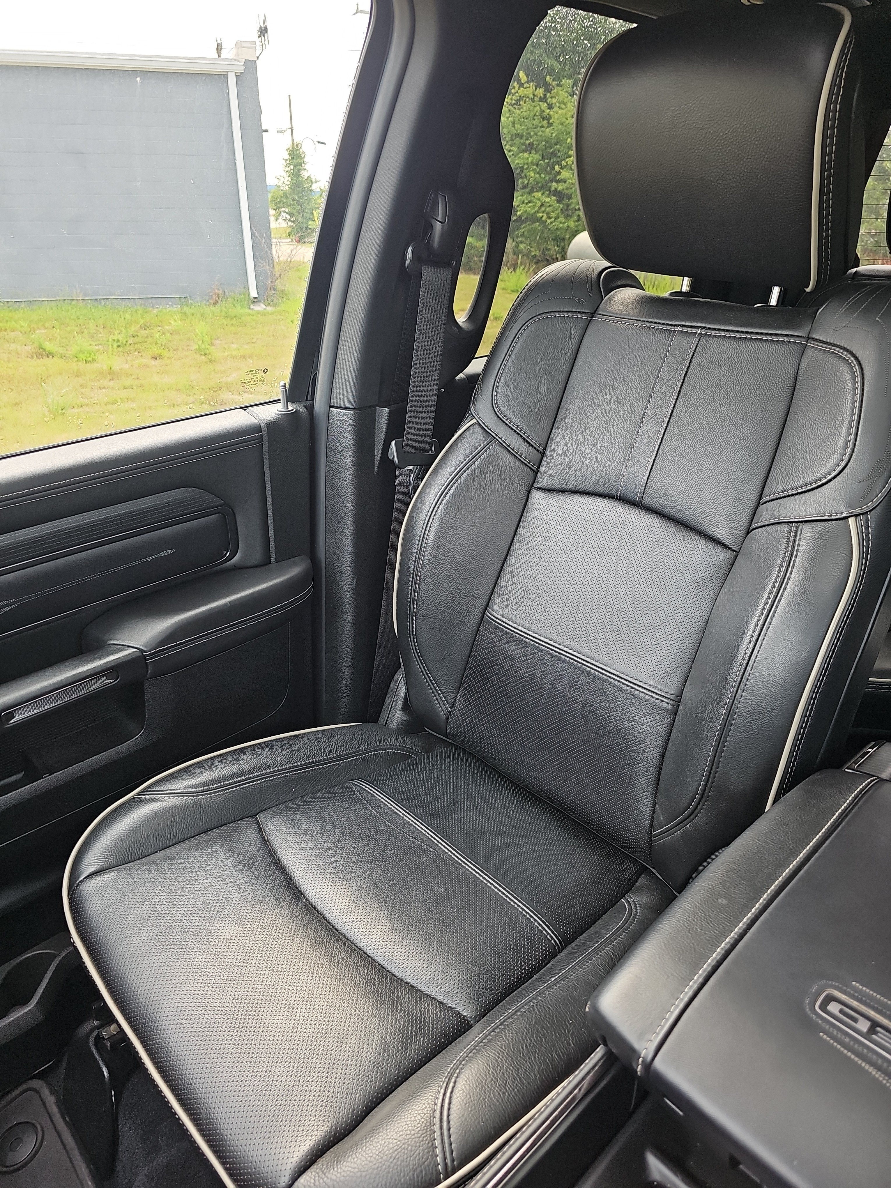 Used 2024 RAM 2500 Limited AWD/4WD image 44