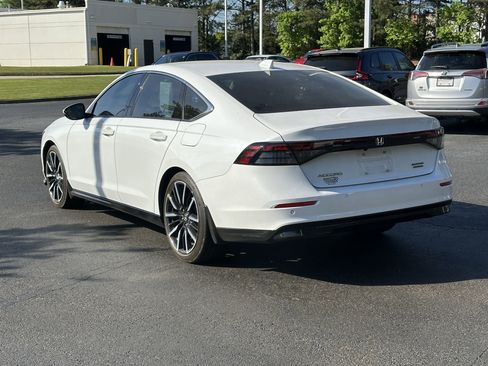 Used 2023 Honda Accord Touring image 11