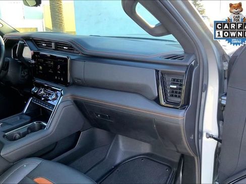 Used 2024 GMC Sierra 2500 AT4 w/ AT4 Premium Plus Package image 16