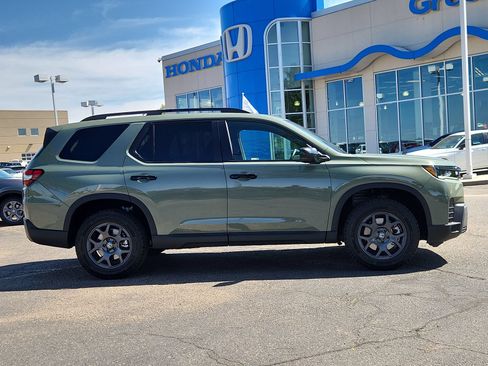 Certified 2026 Honda Pilot TrailSport image 6