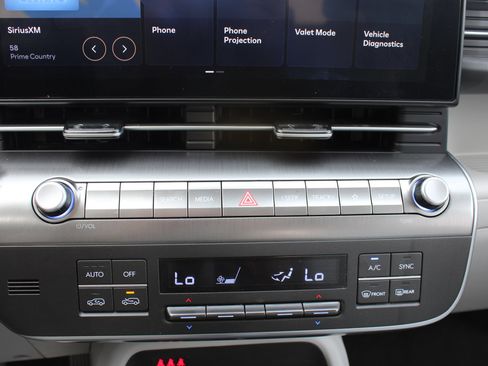 Used 2025 Hyundai Kona SEL image 24