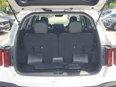 Certified 2024 Kia Sorento S w/ Panoramic Sunroof Package AWD/4WD image 8