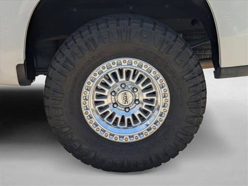 Used 2019 Chevrolet Silverado 1500 LT Trail Boss AWD/4WD image 24