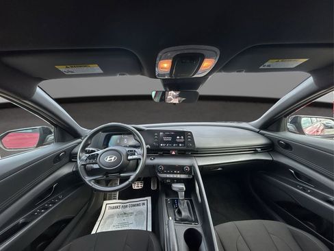 Certified 2025 Hyundai Elantra Sport image 26