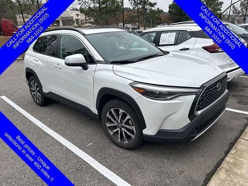 Used 2022 Toyota Corolla Cross XLE w/ Convenience Package image 1