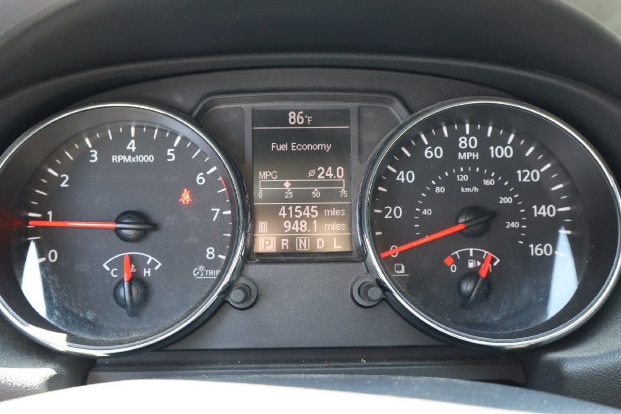 Used 2013 Nissan Rogue SV FWD image 8