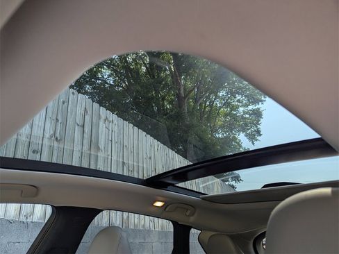 Used 2024 INFINITI QX50 Sensory image 14