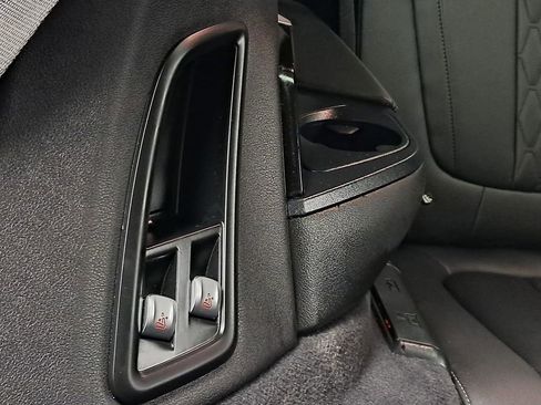 Used 2023 BMW X7 xDrive40i w/ Premium Package image 54