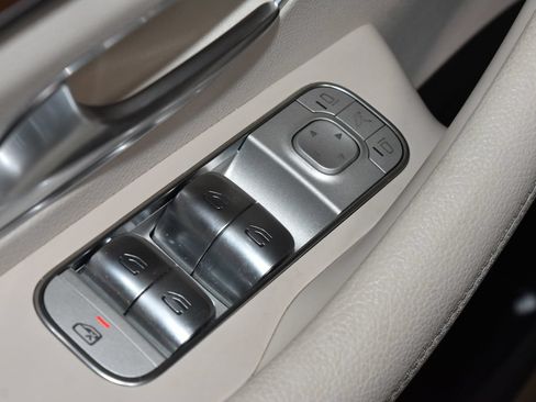 Certified 2024 Mercedes-Benz GLS 450 4MATIC image 6