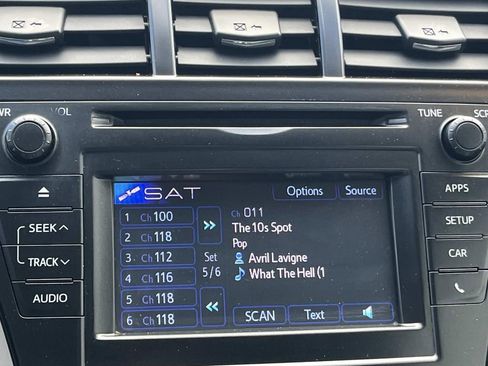 Used 2012 Toyota Prius V Five image 22