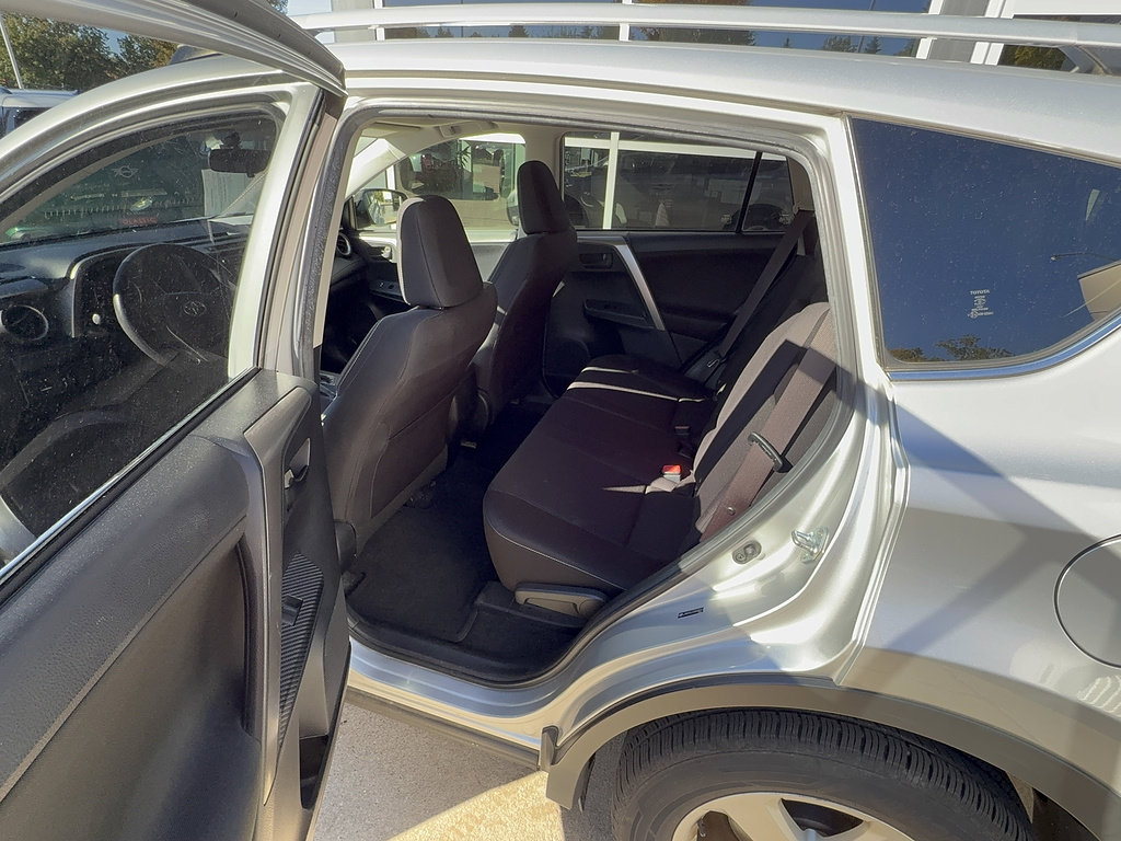 Used 2013 Toyota RAV4 XLE AWD/4WD image 6