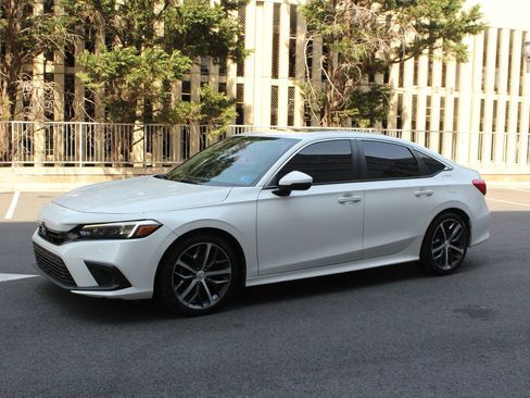 Used 2022 Honda Civic Touring image 13