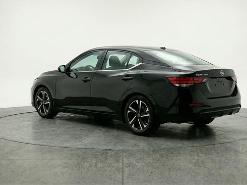 Used 2025 Nissan Sentra SV image 6