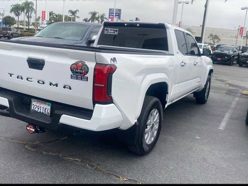 Used 2026 Toyota Tacoma SR5 image 3
