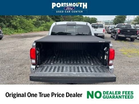 Used 2019 Toyota Tacoma TRD Off-Road image 12