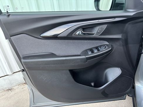 Used 2023 Chevrolet TrailBlazer LT w/ Convenience Package image 12