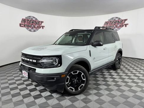 Used 2024 Ford Bronco Sport Outer Banks w/ Tech Package AWD/4WD image 1