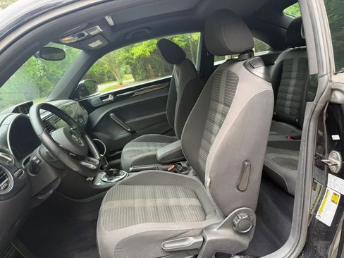 Used 2014 Volkswagen Beetle R-Line image 12