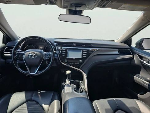 Used 2020 Toyota Camry SE FWD image 12