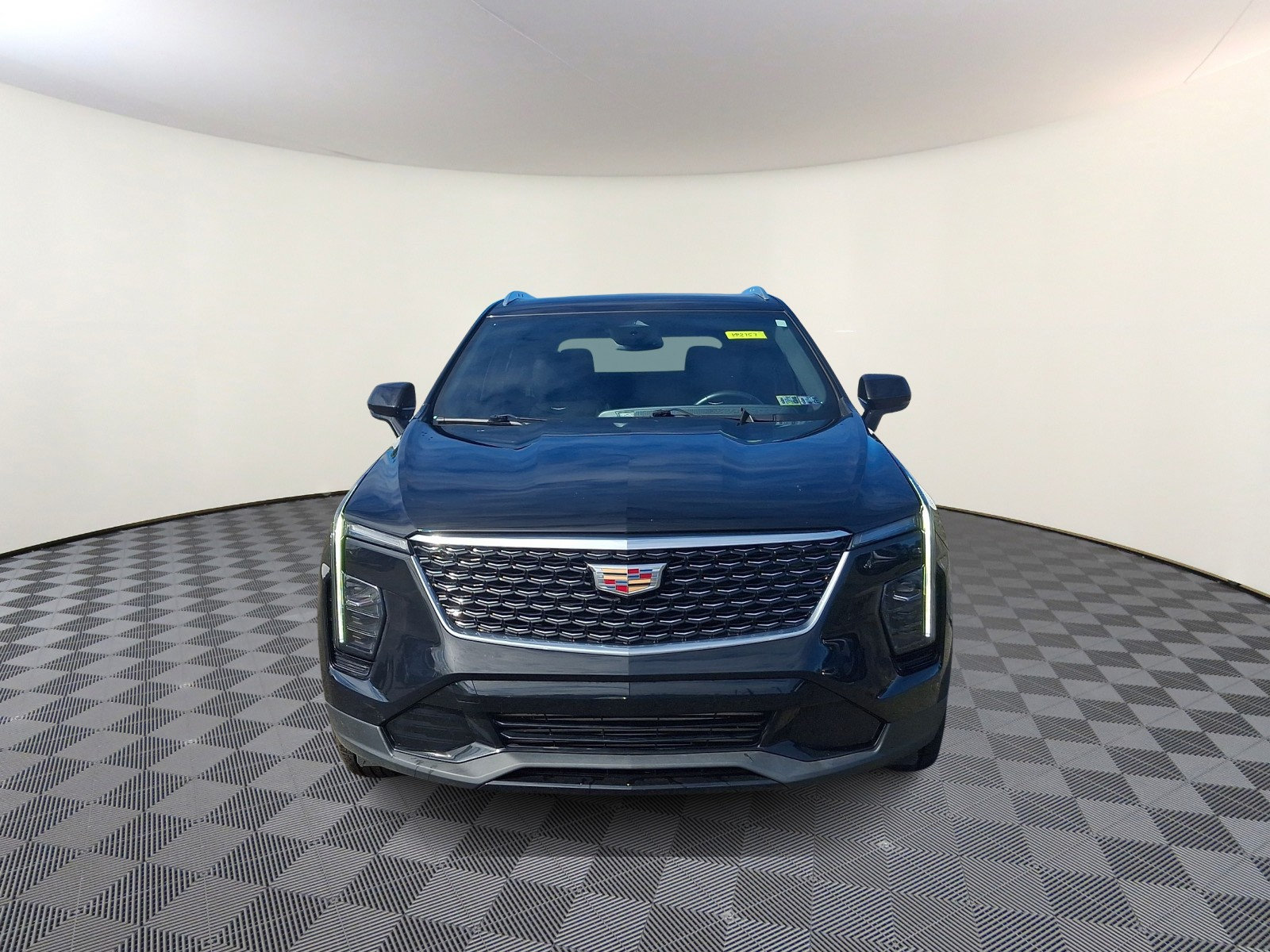 Used 2024 Cadillac XT4 Premium Luxury AWD/4WD image 2