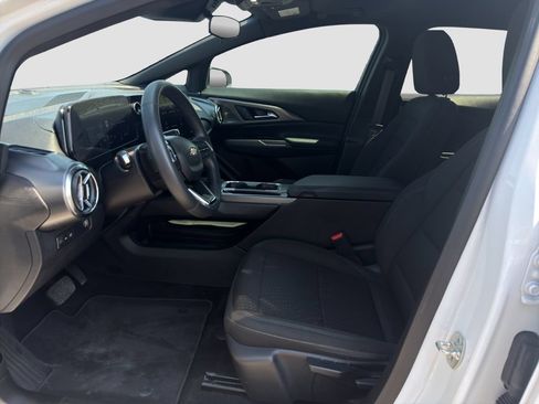 Used 2025 Chevrolet Equinox EV LT FWD image 9