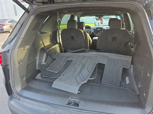 Used 2023 Chevrolet Traverse LT w/ LPO, Floor Liner Package image 18