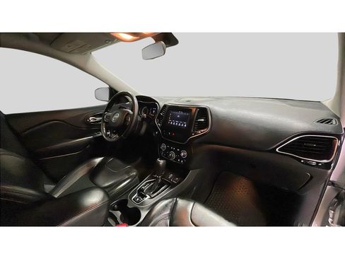 Used 2020 Jeep Cherokee Latitude Plus image 17