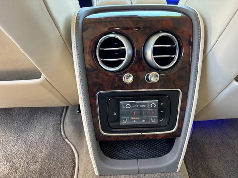Used 2014 Bentley Flying Spur W12 image 7