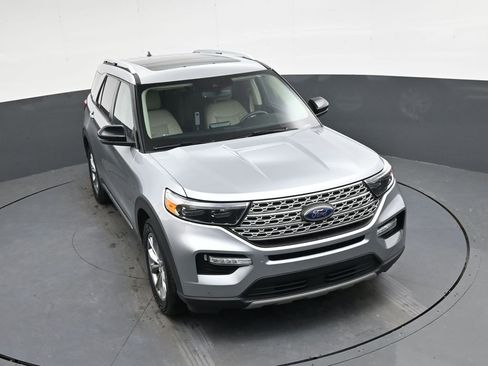 Used 2021 Ford Explorer Limited w/ Equipment Group 301A image 26