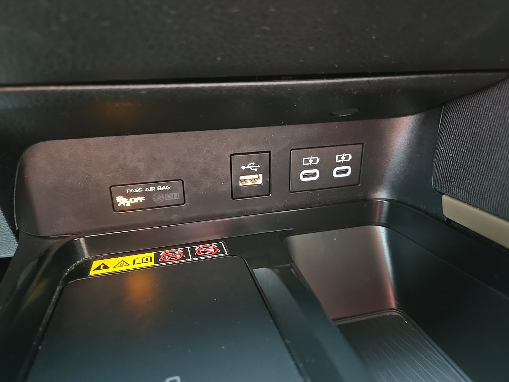 Used 2025 Toyota Camry LE FWD image 16
