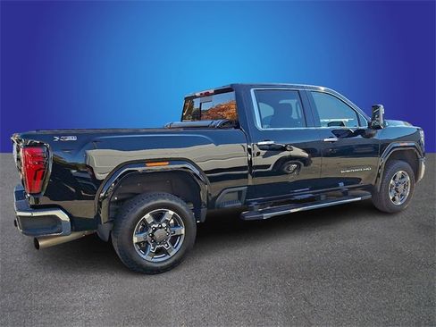 Used 2025 GMC Sierra 2500 SLT w/ SLT Premium Package image 3