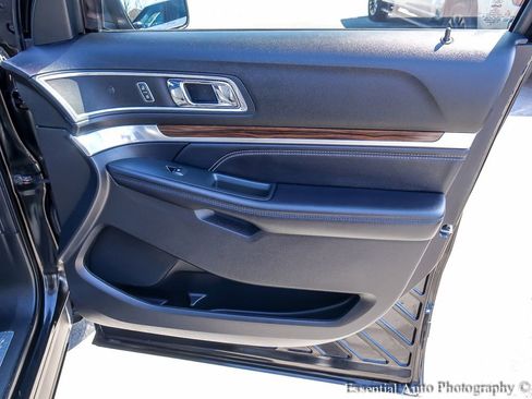 Used 2018 Ford Explorer Limited image 27
