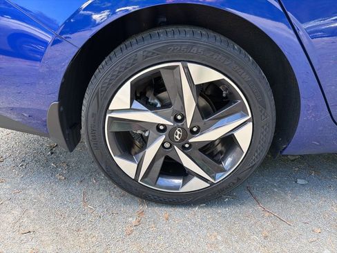 Certified 2023 Hyundai Elantra SEL w/ Convenience Package FWD image 7