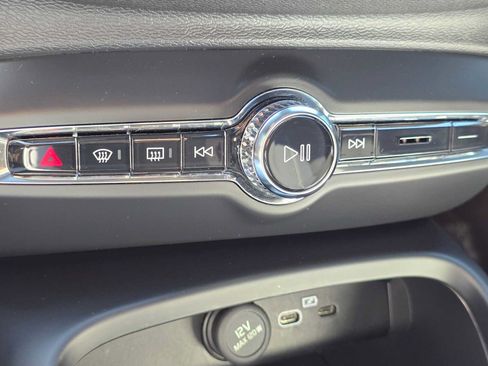 Used 2023 Volvo C40 P8 Recharge Ultimate AWD/4WD image 30