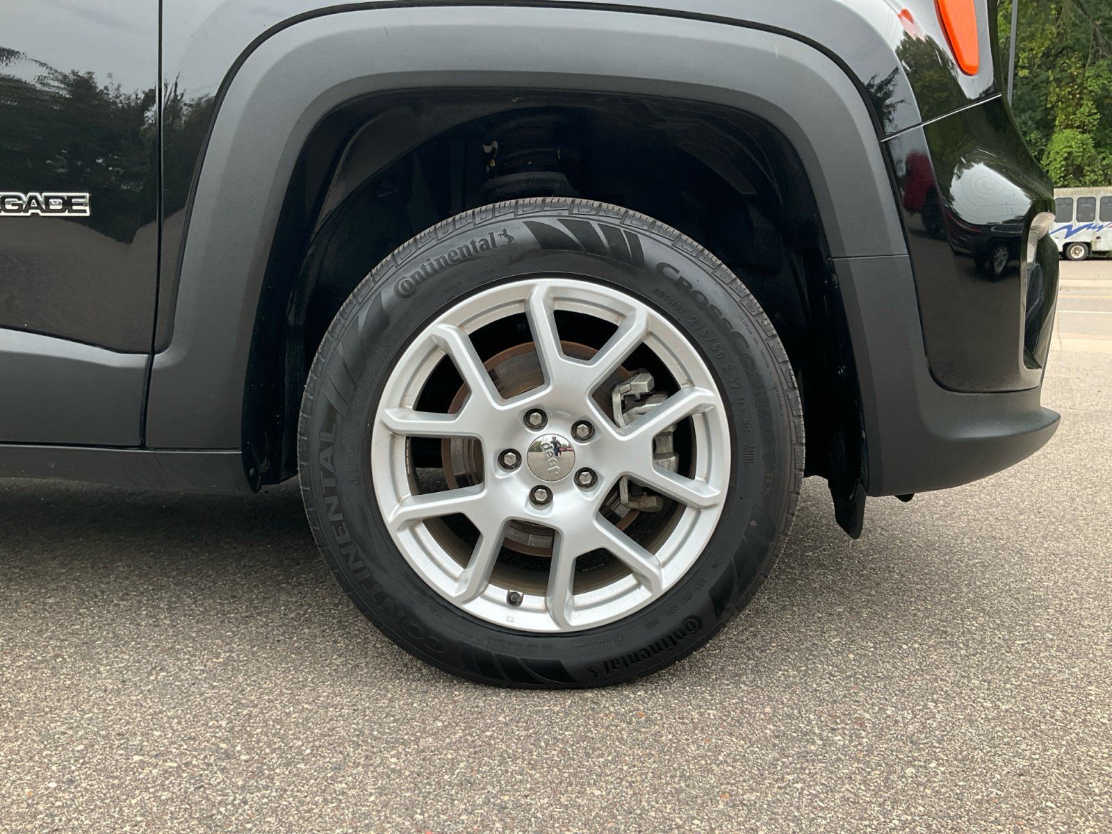 Used 2023 Jeep Renegade Latitude AWD/4WD image 18