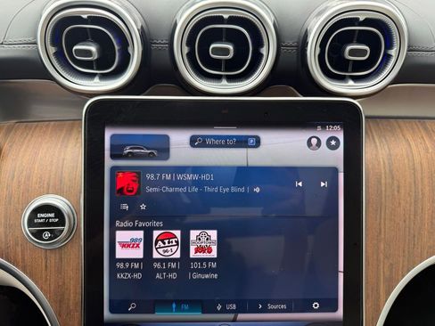 Used 2023 Mercedes-Benz GLC 300 4MATIC w/ Exclusive Trim Package image 21