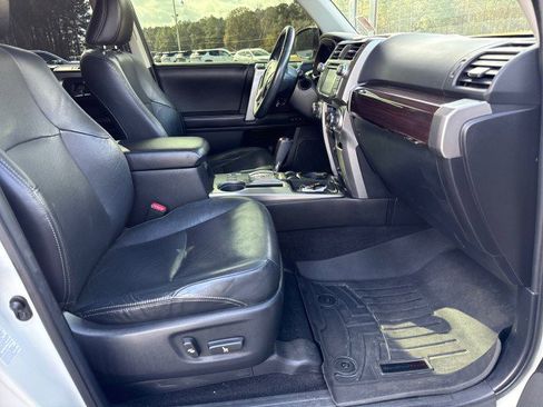 Used 2016 Toyota 4Runner SR5 image 9