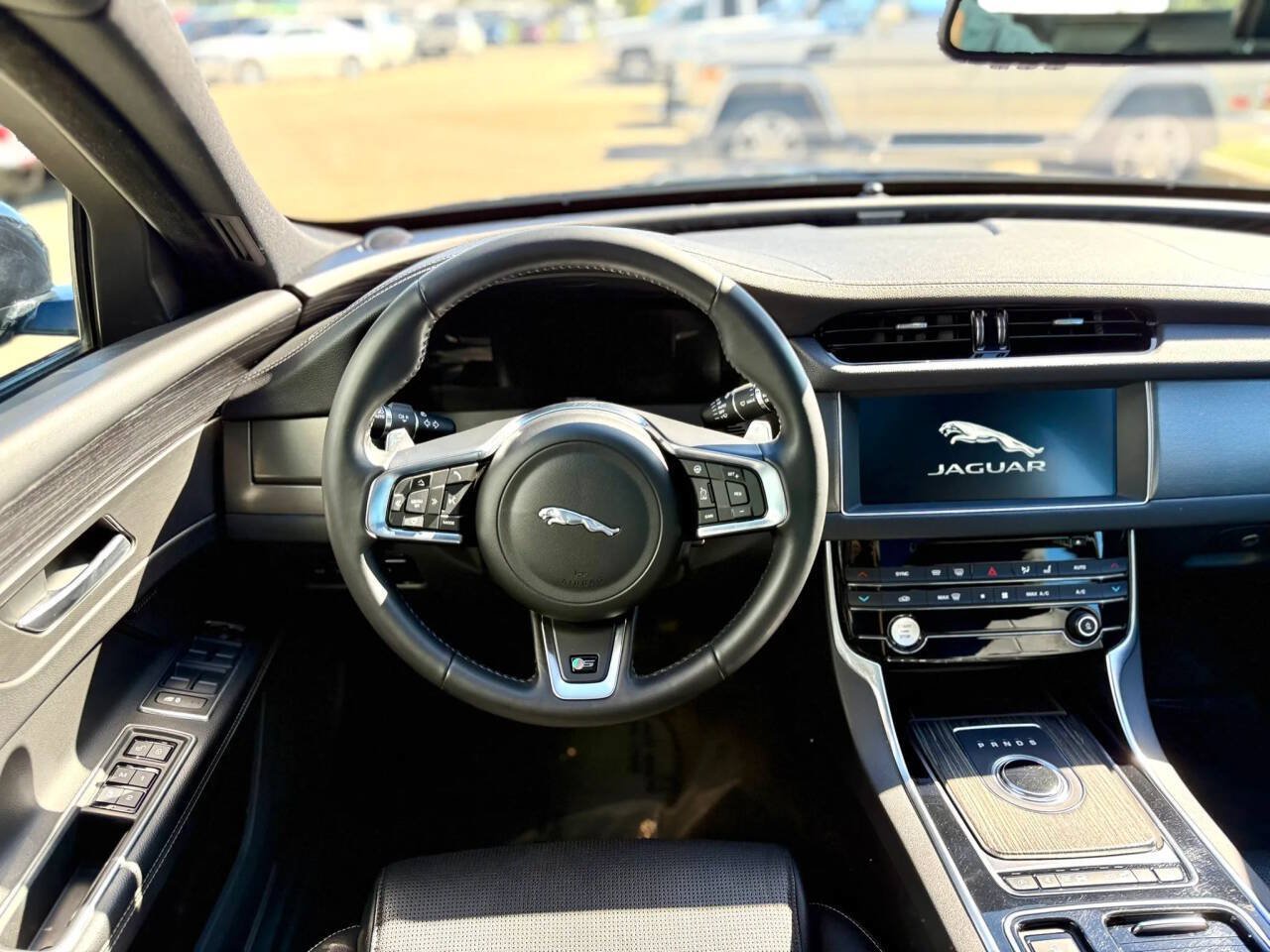 Used 2018 Jaguar XF S AWD/4WD image 18
