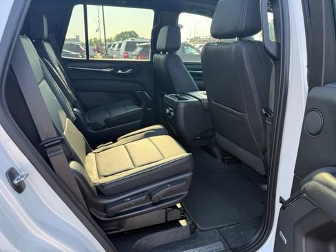 Used 2022 GMC Yukon Denali AWD/4WD image 8