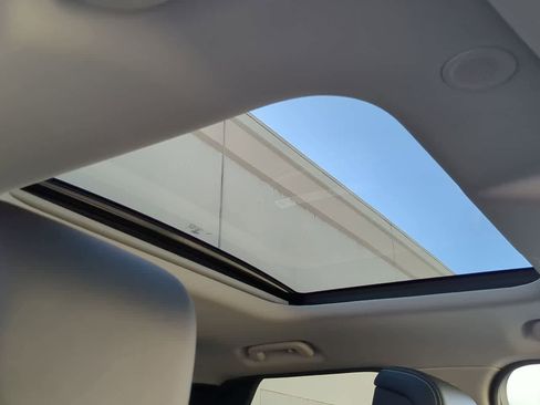 Certified 2024 Land Rover Discovery S image 19