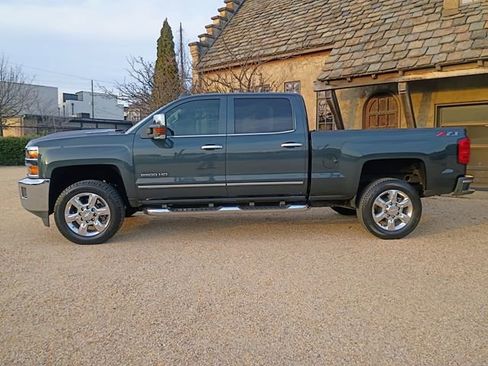 Used 2018 Chevrolet Silverado 2500 LTZ w/ Duramax Plus Package image 11