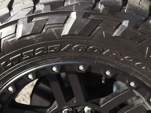 Used 2022 Ford F250 Lariat w/ Black Appearance Package image 58