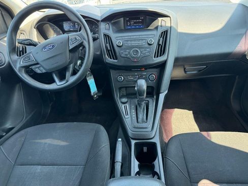 Used 2018 Ford Focus SE FWD image 11