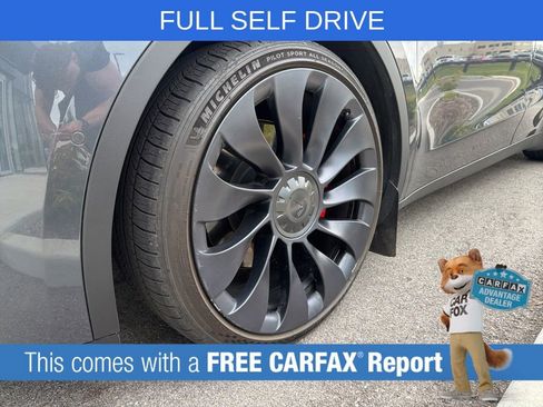 Used 2022 Tesla Model Y Performance AWD/4WD image 16
