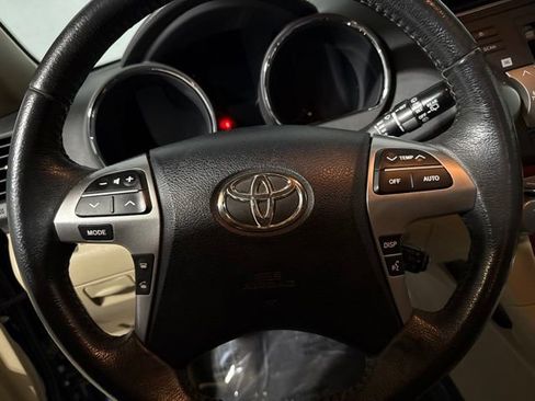 Used 2012 Toyota Highlander Limited w/ Tow Pkg AWD/4WD image 12