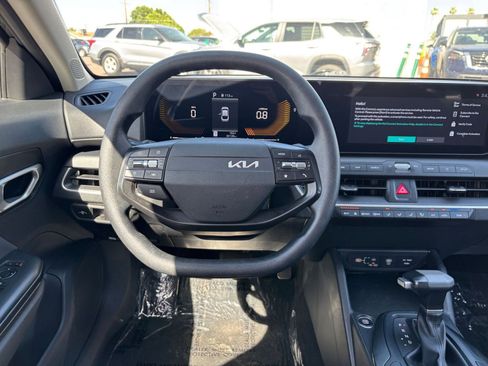 Used 2025 Kia K4 FWD image 33
