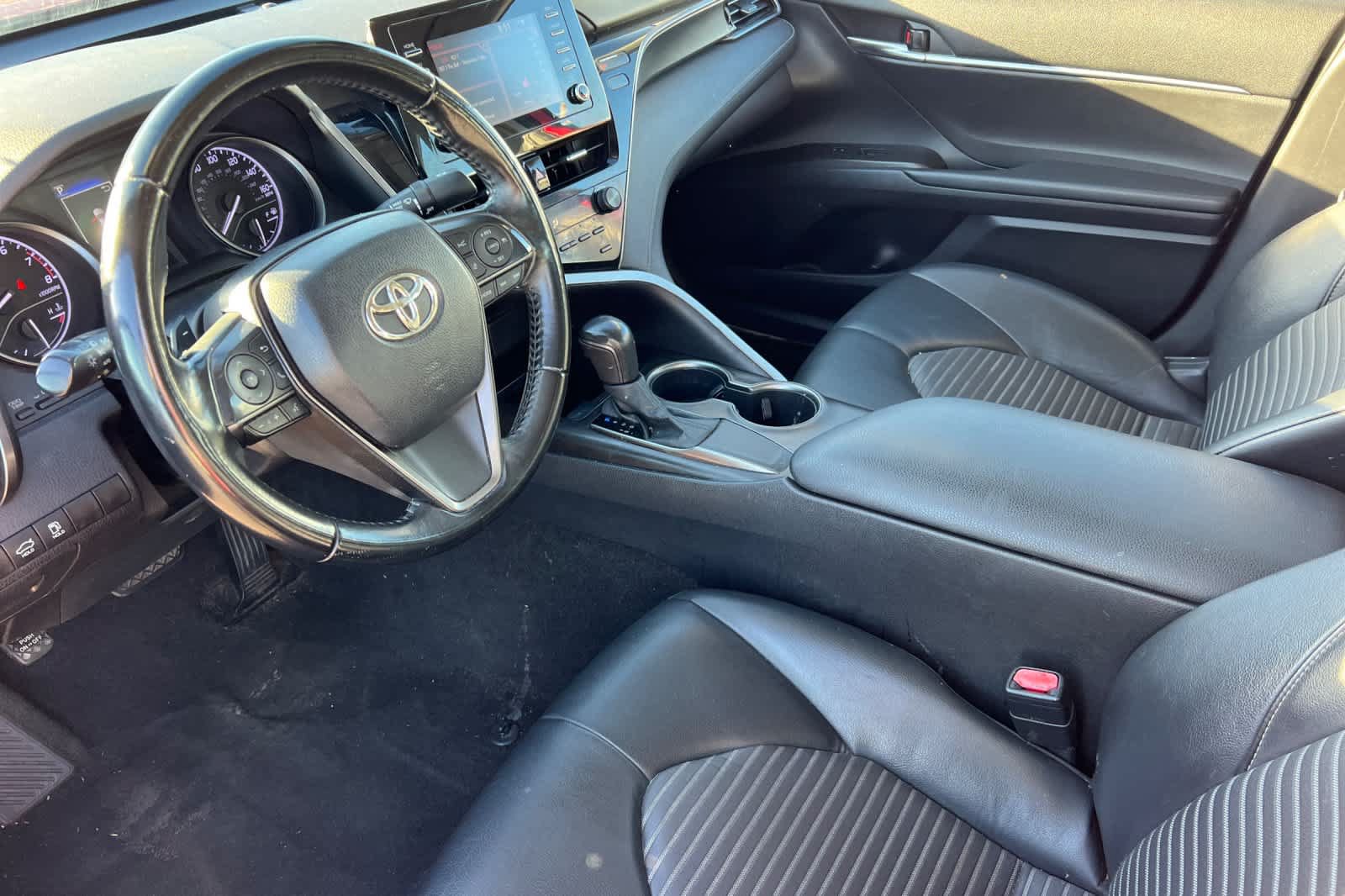 Used 2021 Toyota Camry SE FWD image 9