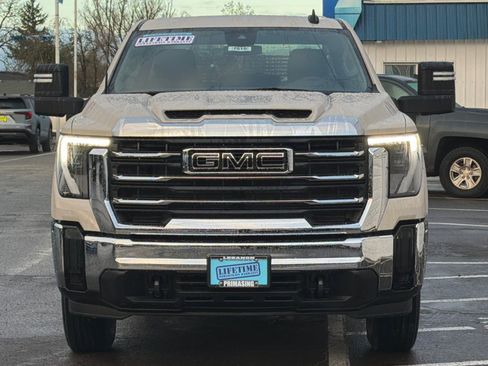 Used 2026 GMC Sierra 2500 SLE w/ LPO, Black Badging Package image 6