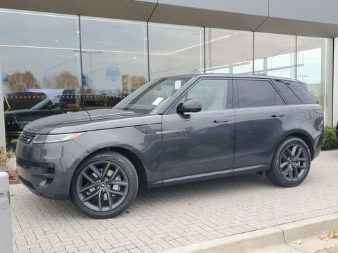 Used 2025 Land Rover Range Rover Sport SE AWD/4WD image 32